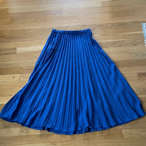 Halogen Dresses & Skirts - Halogen Royal Blue Pleated Midi Skirt